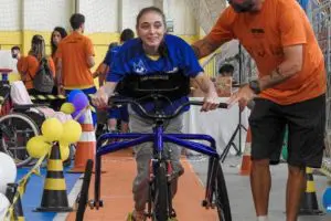 Projeto começou em abril e próxima meta é que os alunos participem de competições. Foto: Prefeitura de Matinhos