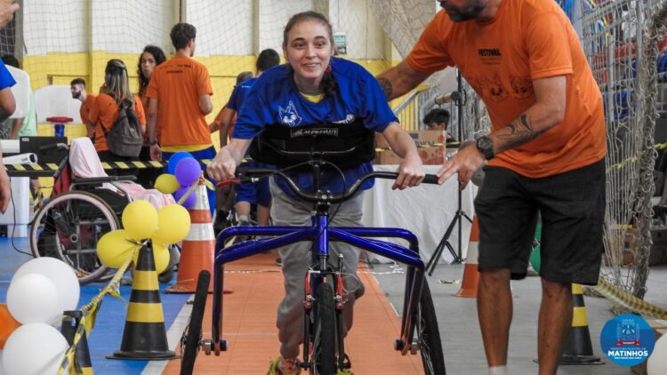 Projeto começou em abril e próxima meta é que os alunos participem de competições. Foto: Prefeitura de Matinhos