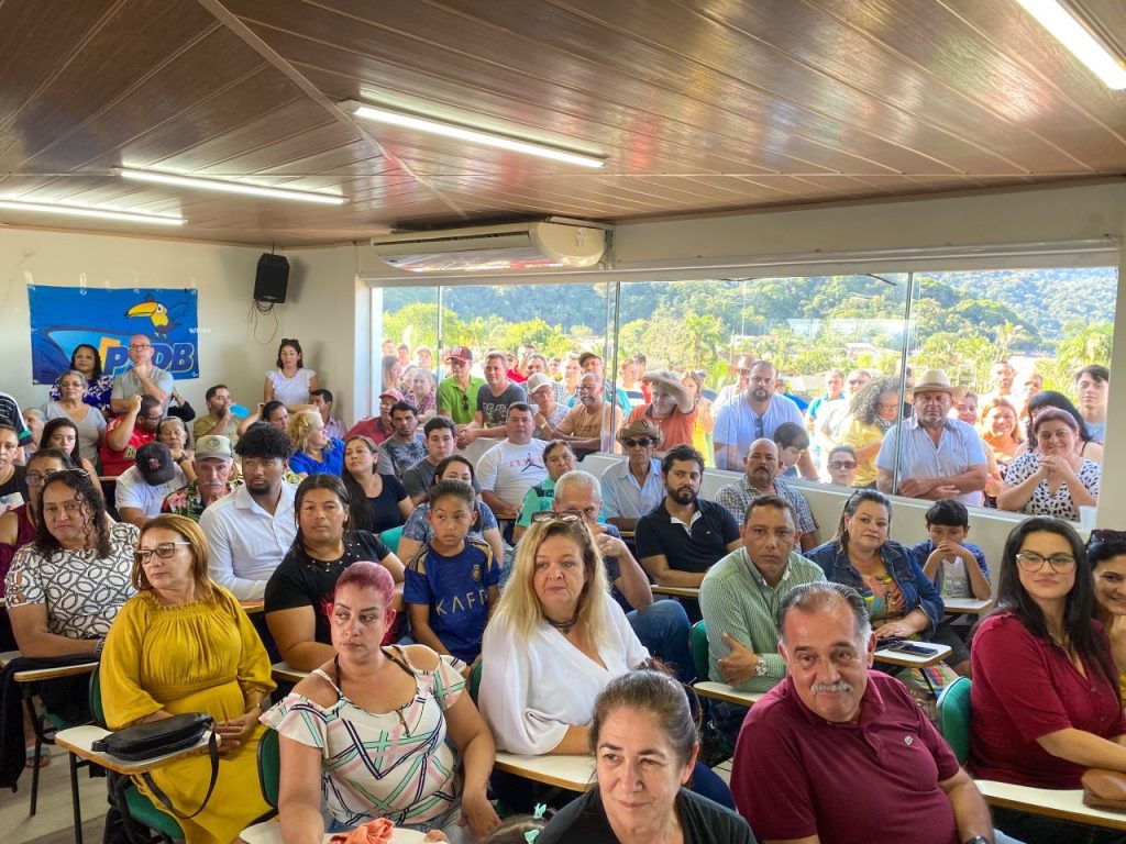 O evento contou com a presença dos pré-candidatos e da população. Foto: Divulgação