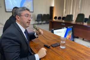 Luiz Fernando Garcia falou sobre o fim das filas e o crescimento estrutural do porto de Paranaguá, mesmo com pouca margem para ampliação ao leste e ao oeste (Foto: Divulgação/Portos do Paraná)