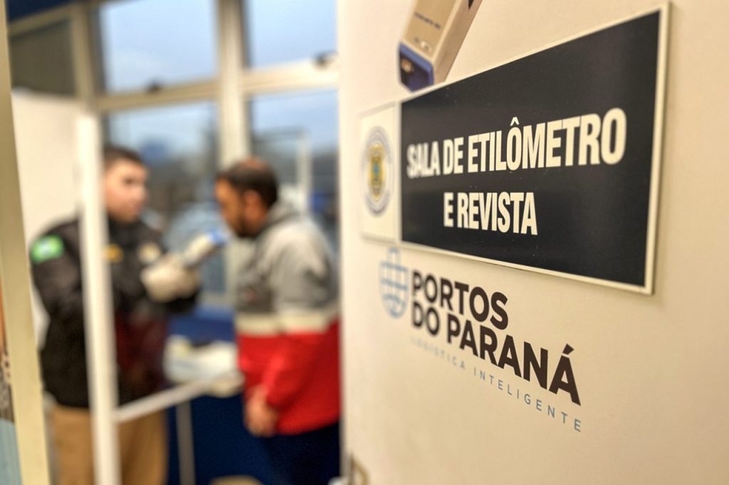 A partir de 1º de agosto, haverá mudanças mais rigorosas para infratores nos portos do Paraná. A empresa ajustou os limites de álcool permitidos nos testes de bafômetro na área portuária. Foto: Claudio Neves/Portos do Paraná