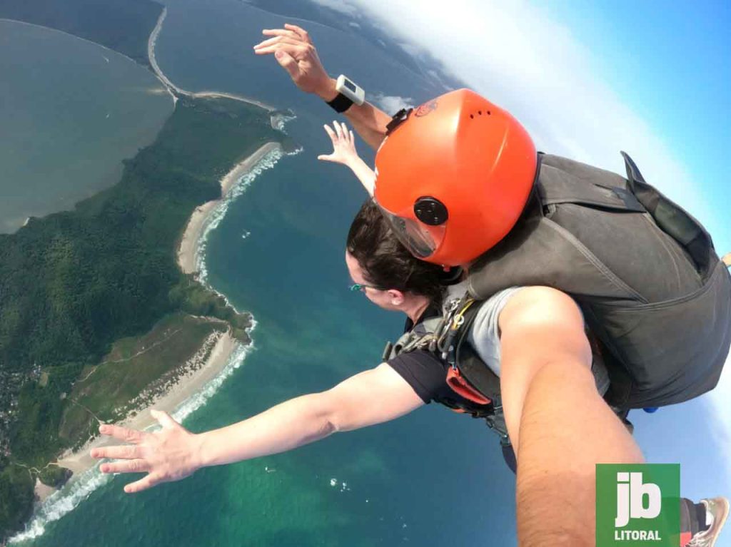 Ao longo dos 13 anos atuando em Paranaguá, a Salto Duplo Curitiba já realizou mais de 20 mil saltos na cidade. Foto: Divulgação/Salto Duplo Curitiba