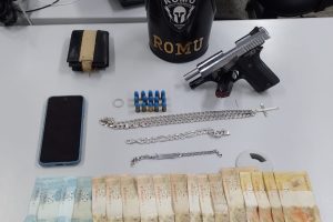 Apreensão de arma pela Romu em Paranaguá