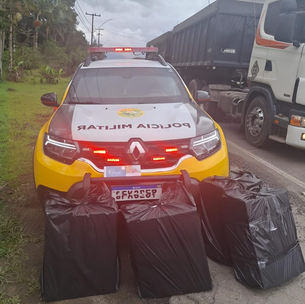 Apreensão de cigarros pela PM em Morretes