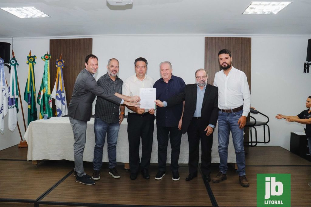 Paraná firma compromisso com “Rede Oceano Limpo” durante evento realizado em Paranaguá