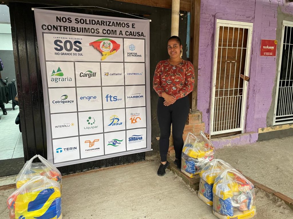 Passados 4 meses do início das enchentes que devastaram o RS, comunidade portuária segue ajudando famílias que perderam tudo. Foto: Tião de Carvalho Gonçalves