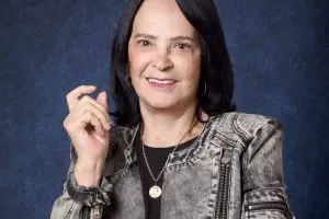 Mônica quer voltar, vinte anos depois, para o cargo que ocupou de 1997 a 2004.