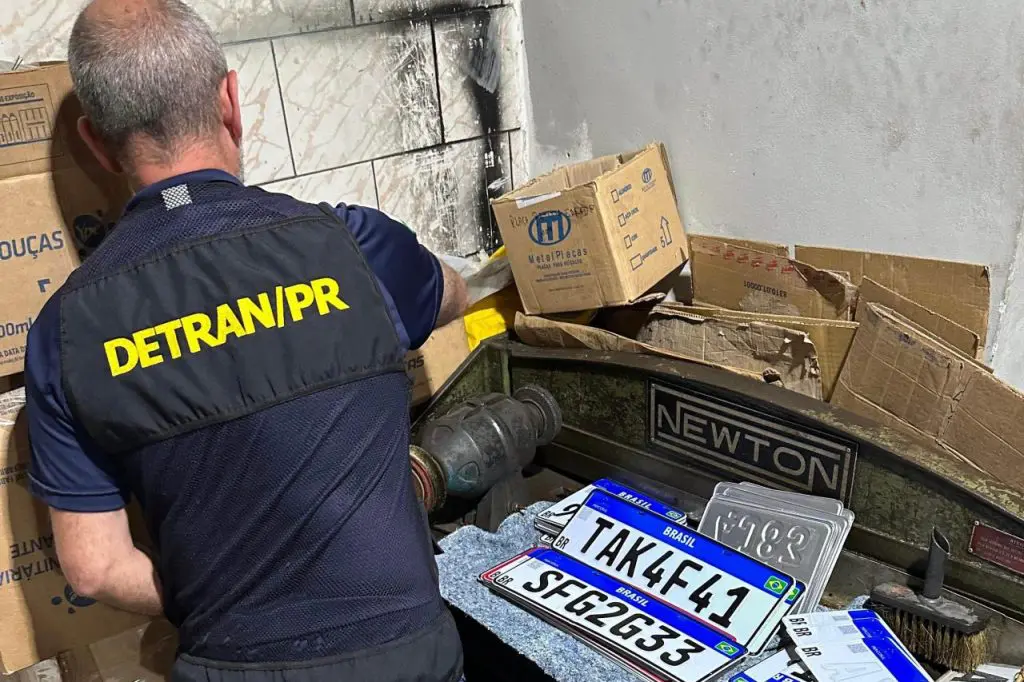 Operação Polícia Civil e Detran, placas de veículo
