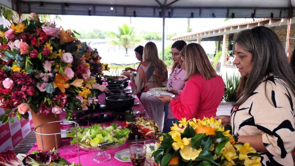 Solidariedade: “Feijoada Rosa” arrecada recursos para entidades que atuam no combate ao câncer de mama