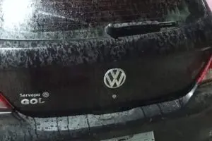 Carro apreendido com mais de 100 mil em multas