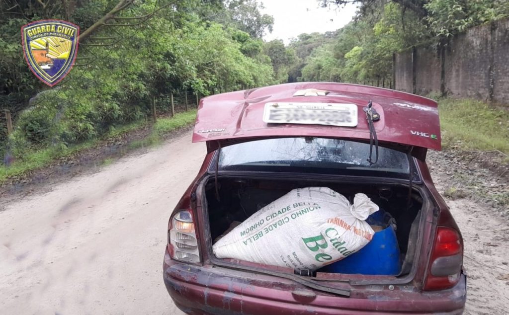 Carro recuperado pela GCM em Paranaguá