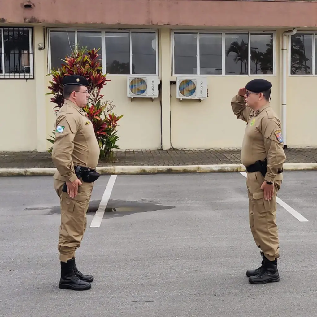 Comandante visita 9º BPM 1