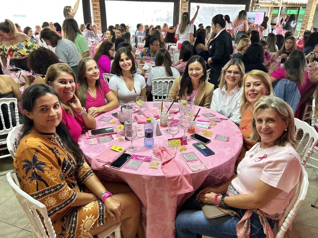 Solidariedade: “Feijoada Rosa” arrecada recursos para entidades que atuam no combate ao câncer de mama