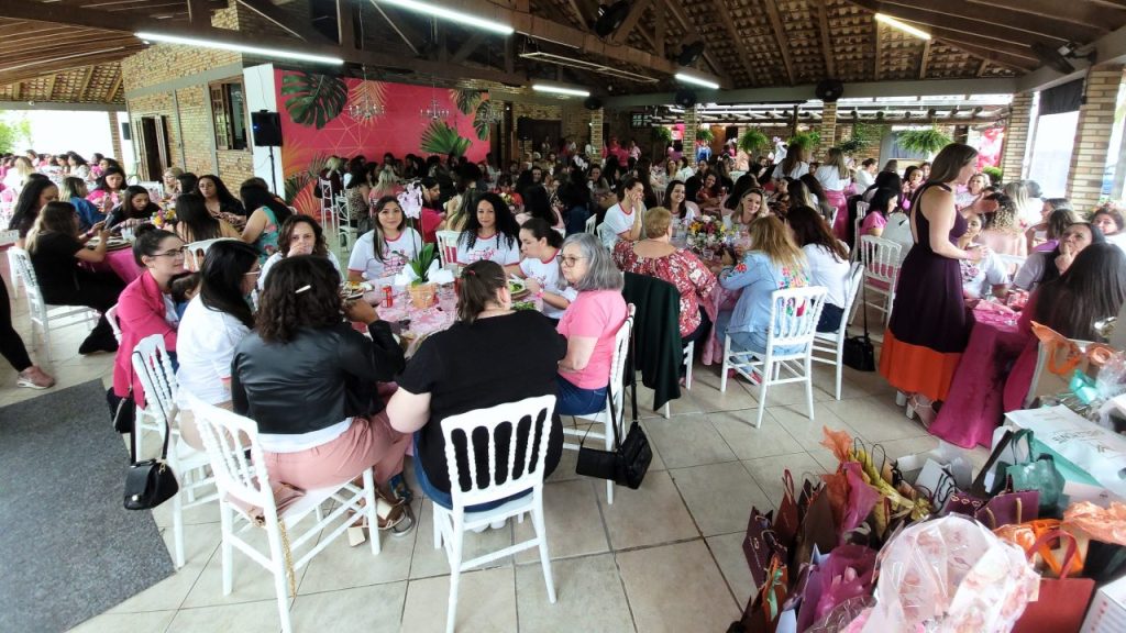 Solidariedade: “Feijoada Rosa” arrecada recursos para entidades que atuam no combate ao câncer de mama