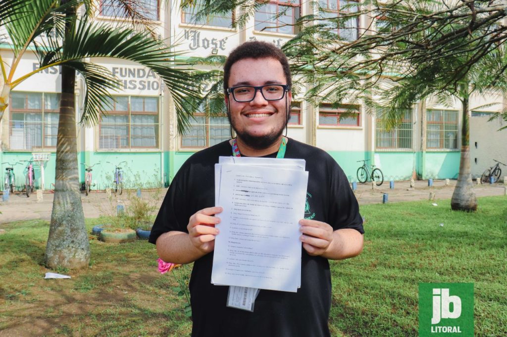 O jovem passou cerca de 10 meses desenvolvendo a obra, que possui 19 páginas e previsão para o lançamento de outros capítulos. Foto: Juan Lima/JB Litoral