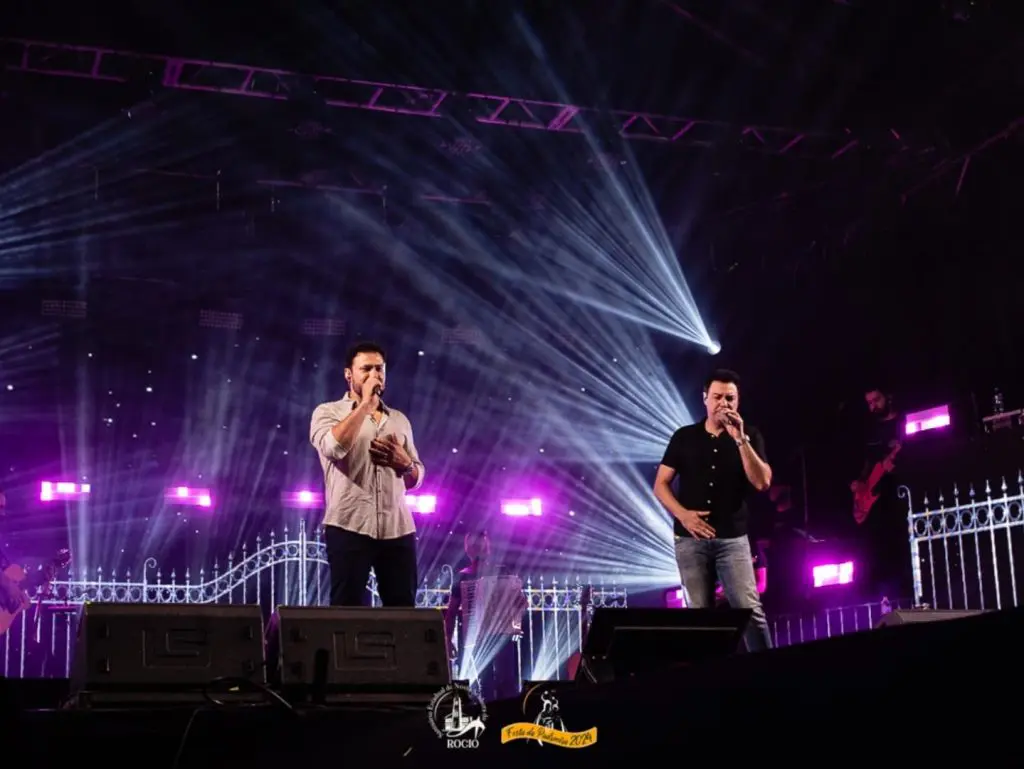 Show de João Bosco & Vinícius reúne milhares de pessoas na 211ª Festa de Nossa Senhora do Rocio