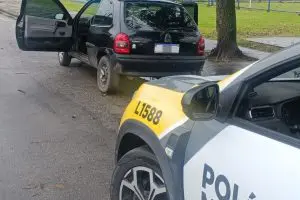 Carro recupera e suspeito preso pela PM em Paranaguá