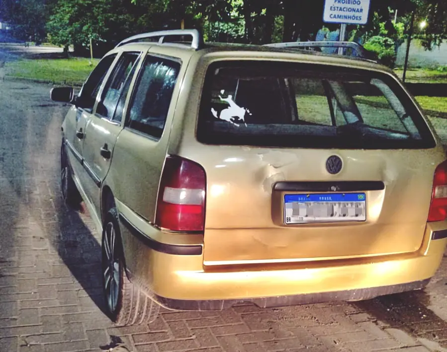 Carro recuperado pela PM em Paranaguá
