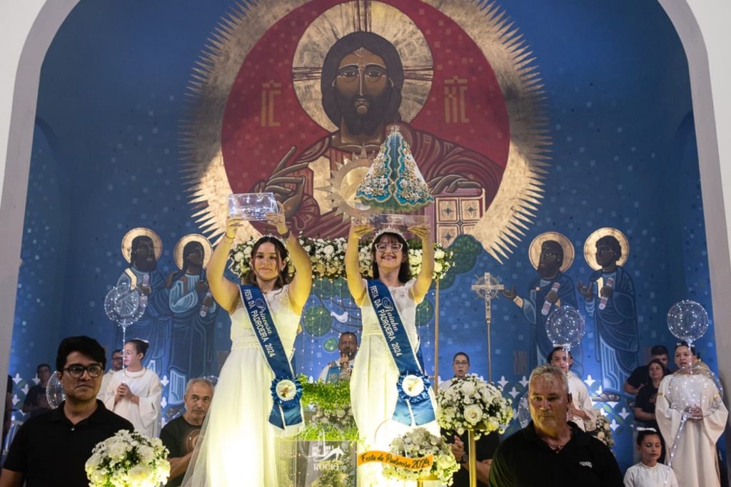 Nossa Senhora do Rocio recebe manto de Cristal Swarovski de 1,56 kg – Troca de Manto – Foto Santuario do Rocio – 04-11-2024 (15)