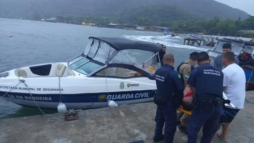 Resgate vítima de queda na Ilha do Mel 222
