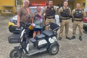 Triciclo recuperado pela PM em Matinhos
