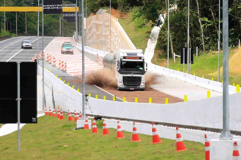 Desde a inauguração, mais de mil vidas foram salvas pelas áreas de escape na BR-376. Foto: Crédito: Divulgação/Arteris Litoral Sul