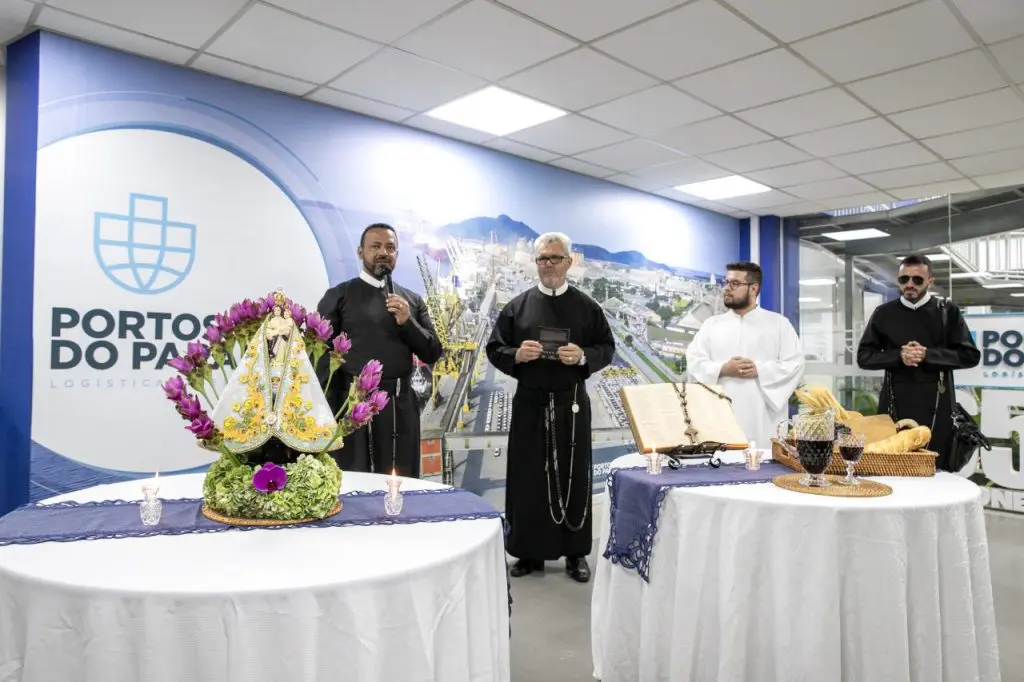 Procissão de Nossa Senhora do Rocio abençoa o Porto de Paranaguá