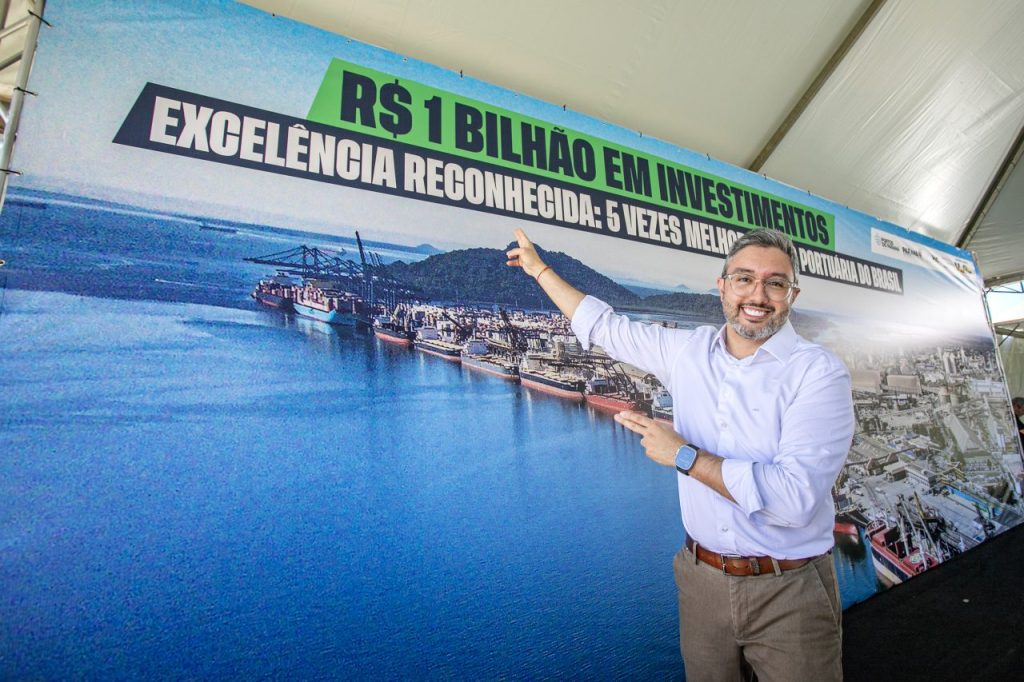 Luiz Fernando Garcia, diretor-presidente da Portos do Paraná, destaca que os arrendamentos realizados desde 2019 somam R$ 3,7 bilhões em investimentos, impulsionando a modernização e a capacidade operacional do Porto de Paranaguá. Foto: Claudio Neves/Portos do Paraná