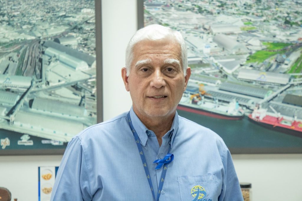 Persio de Assis, diretor da Pasa, recebeu o título de Cidadão Honorário de Paranaguá. Foto: JB Litoral.