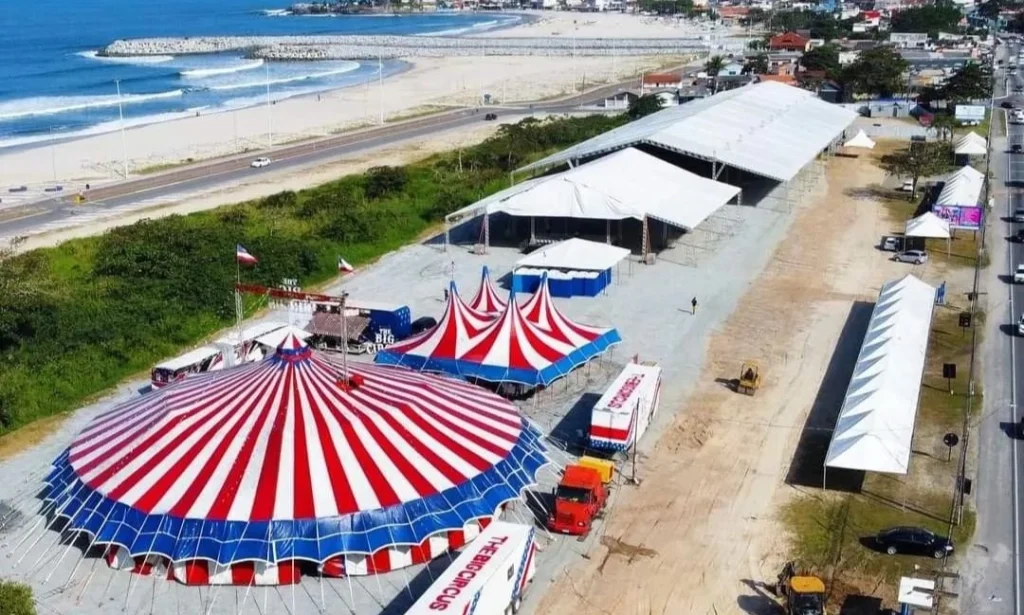 Empresa investigada foi a responsável pela organização da festa de aniversário de Matinhos; entre as atribuições estava a promoção de apresentações circenses. Foto: Divulgação