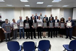 A Câmara de Vereadores encerrou a legislatura homenageando lideranças de diversos segmentos na cidade.