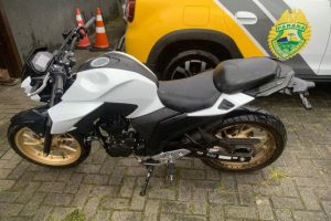 Moto recuperada pela PM em POntal do Paraná