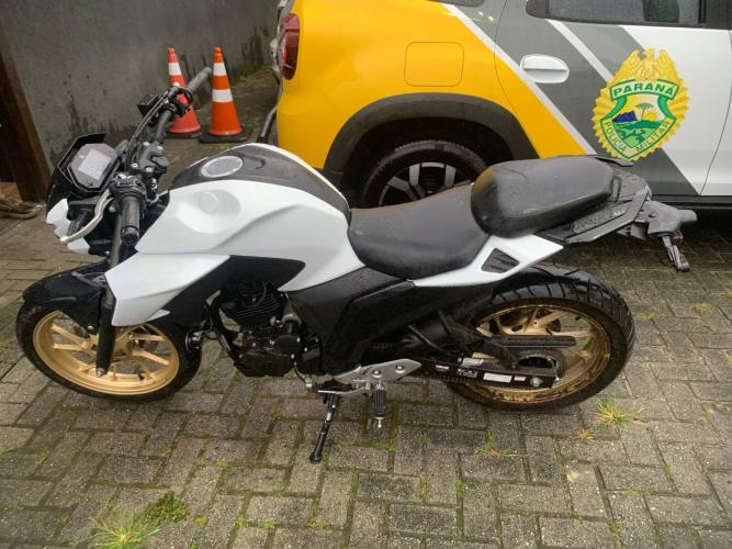 Moto recuperada pela PM em POntal do Paraná