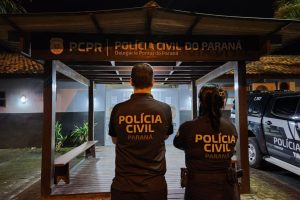 Mulher presa pela Polícia Civil em Pontal do Paraná