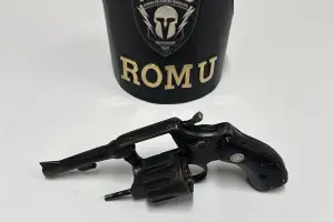 Revólver apreendido pela Romu no Centro Histórico