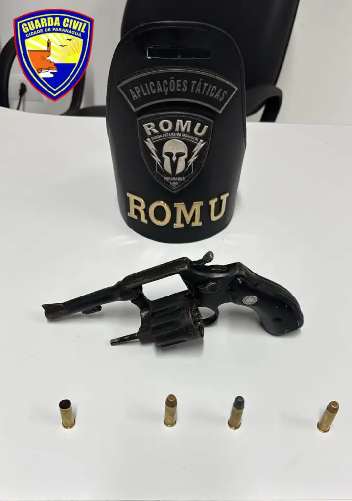 Revólver apreendido pela Romu no Centro Histórico