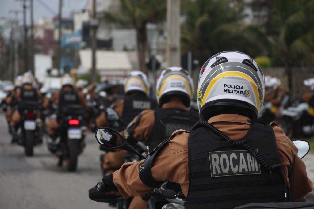 foto policia praia aen