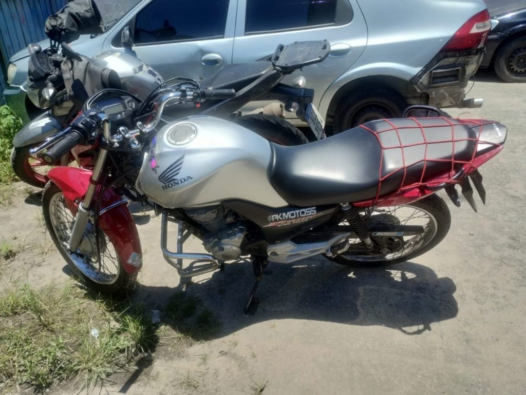 Motocicleta sem retrovisores apreendidas pela GCM em Paranaguá