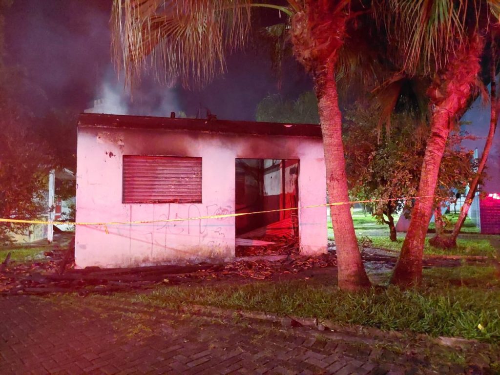Quiosque Incêndio Paranaguá