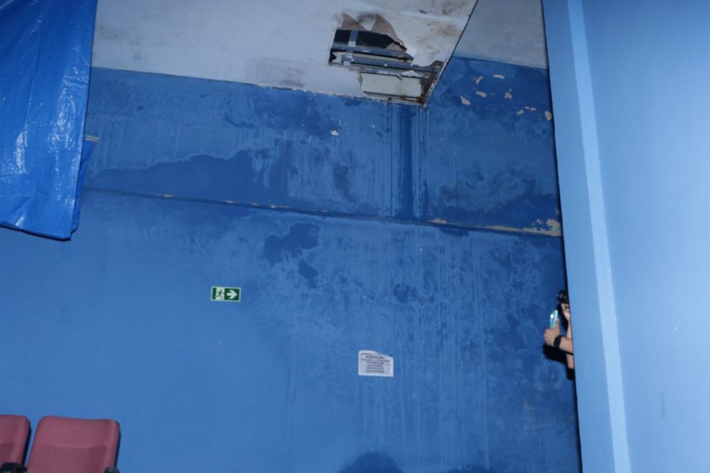 VISITA ADRIANO RAMOS INTERDIÇÃO TEATRO RAQUEL COSTA – FOTO MATHEUS POLI – JBLITORAL (44)