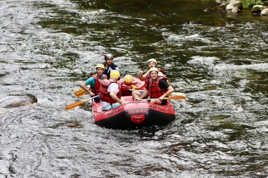 Passeio de caiaque pelo Vale do Gigante também é uma das opções de turismo em contato com a natureza. Foto: Matsuda Turismo