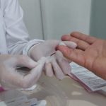 Testes rápidos são oferecidos gratuitamente pelas unidades de saúde do município. Foto: Prefeitura de Paranaguá