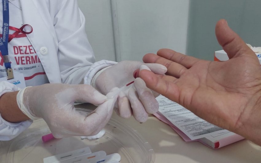 Testes rápidos são oferecidos gratuitamente pelas unidades de saúde do município. Foto: Prefeitura de Paranaguá