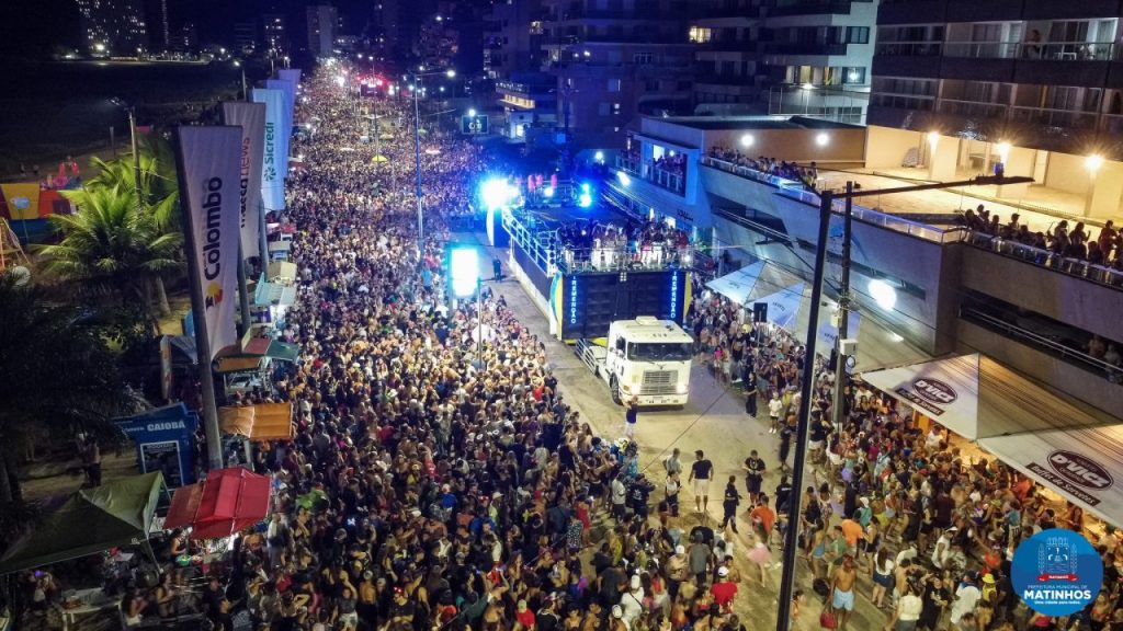 Trios-elétricos vão sair do Sesc Matinhos e seguem até a Rua Alvorada.