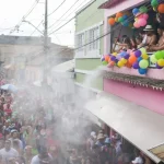 No ano passado, o 73º Banho a Fantasia reuniu cerca de 30 mil pessoas pelo Centro Histórico de Paranaguá. Foto: Rafael Pinheiro/ JB Litoral
