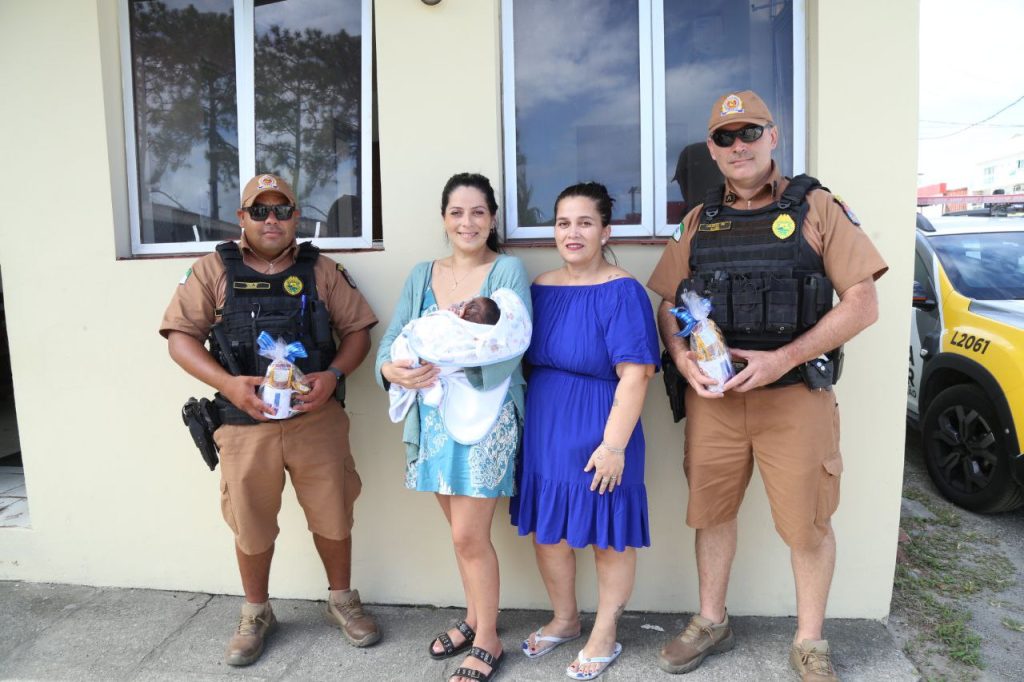 Bebê estava sem respirar ao se engasgar com leite materno