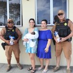 Bebê estava sem respirar ao se engasgar com leite materno