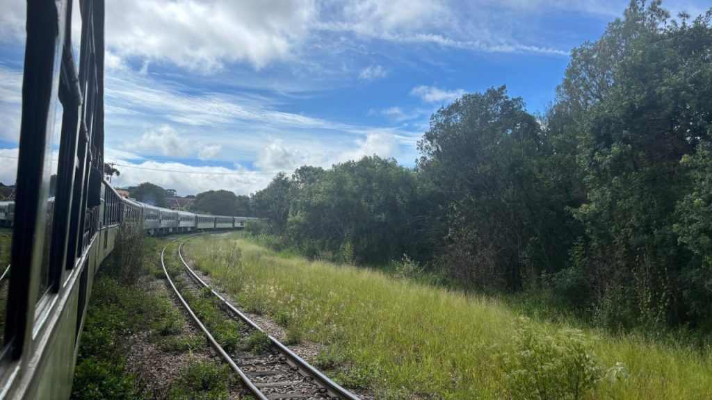 PASSEIO DE TREM – JB LITORAL (1)