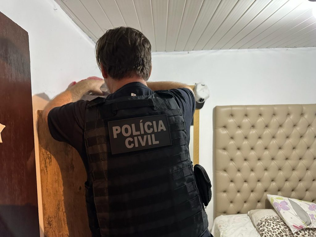 Polícia Operação Antonina e Curitiba 2