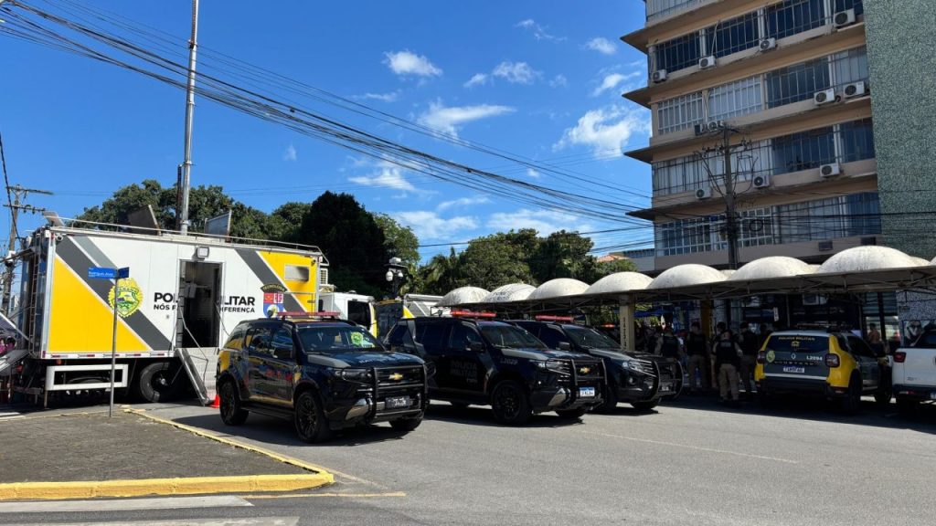 Policia Banho a Fantasia